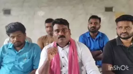 మహదేవ్​పూర్: కష్టపడ్డ కాంగ్రెస్ కార్యకర్తకే పదవులు ఇయ్యాలని  ప్రశ్నించడమే తప్పా:
కాటారం బిఆర్ఎస్ నాయకులు