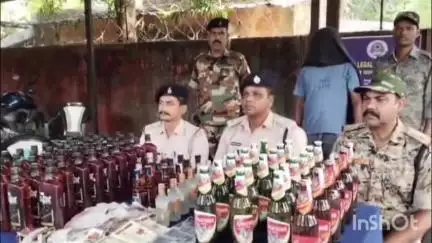 तोपचांची: हरिहरपुर पुलिस ने छापेमारी कर नकली अंग्रेजी शराब फैक्ट्री का भंडाफोड़ किया, एक गिरफ्तार