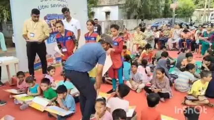 પેટલાદ: કોલેજ ચોકડી નજીક આવેલ સ્માર્ટ બજાર ખાતે બાળકો માટે વિવિધ સ્પર્ધાઓ યોજાઈ