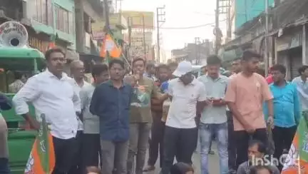 ডোমজুড়: জগৎবল্লভপুর তিন নম্বর মন্ডল বিজেপির পক্ষ থেকে ডোমজুড়ের অন্নপূর্ণা মোড়ে পথ অবরোধ  বিক্ষোভ কর্মসূচি মহেশতলার ঘটনার প্রতি