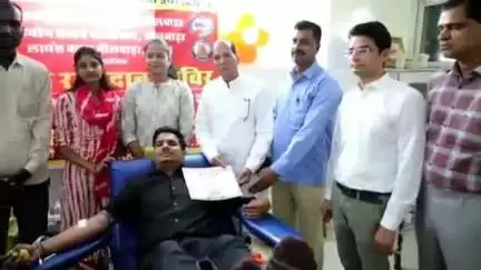 भीलवाड़ा: विश्व रक्तदाता दिवस पर महात्मा गांधी अस्पताल ब्लड सेंटर में एकत्र हुआ 111 यूनिट रक्त, विधायक अशोक कोठारी रहे मौजूद