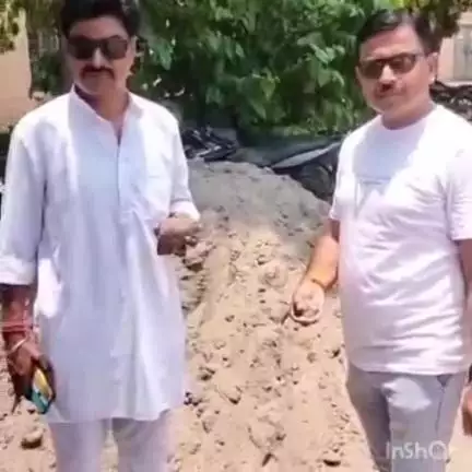 गढ़ी: गढ़ी विद्यालय में निर्माण कार्य का किया निरीक्षण, निर्माण सामग्री की गुणवत्ता न होने पर तत्काल कार्य बंद कराया