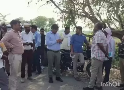 धनघटा: हरिहरपुर कठीनईया रिवर फ्रंट का निर्माण कार्य रुका, मौके पर न मशीनें मिलीं न मजदूर