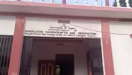 জামপুইজলা: টাকারজলা হস্ত চালিত হস্তশিল্প ও রেশন চাষের উপর একদিনের কর্মশালা