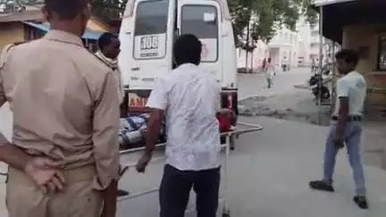 चंदौली: साव जी के पोखरा के पास संदिग्ध परिस्थितियों में मिला एक व्यक्ति का शव, भेजा गया पोस्टमार्टम हाउस
