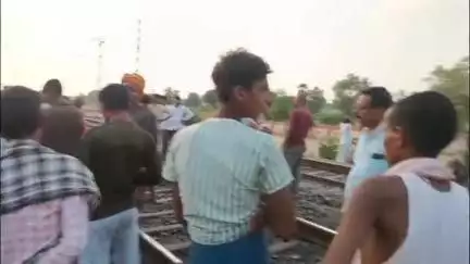 फतेहपुर: पहाड़पुर स्टेशन के पास ट्रेन से कटकर युवती की मौत, प्रेम प्रसंग से जुड़ा मामला