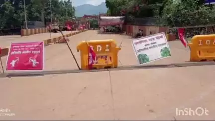 दंतेवाड़ा: बैलाडीला में आदिवासी महासभा का अनिश्चितकालीन धरना, मुआवजा और रोजगार को लेकर आंदोलन तेज