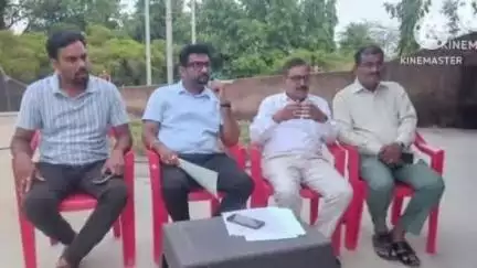 आष्टी: न्यायालयाच्या इमारतीचे बांधकाम सुरू करण्याची पत्रकार परिषदेत वकील संघाची मागणी