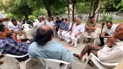 નડિયાદ: નડિયાદ ના ધારાસભ્ય શ્રી પંકજભાઈ દેસાઈએ અમદાવાદ પ્લેન ક્રેશ માં મૃત્યુ પામેલા સદગતોને શ્રદ્ધાંજલિ અર્પી.