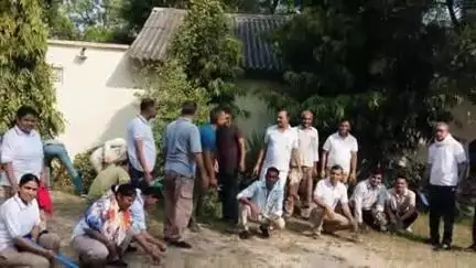 टोंक: एसपी विकास सांगवान के निर्देश पर पुलिस कार्यालयों व थानों पर पुलिस कार्मिकों ने की साफ-सफाई और पौधारोपण