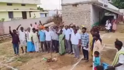 దేవరకద్ర: దేవరకద్ర మండలం నార్లోనికుంటలో ఇందిరమ్మ ఇంటి నిర్మాణంకు భూమిపూజ