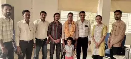 अलीराजपुर: जिले में बेजड़ा के राकेश भयडिया का मप्र लोकसेवा आयोग से सहायक संचालक ग्रामोद्योग के पद पर चयन, पटवारी संघ ने दी बधाई
