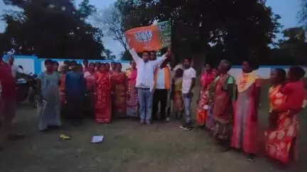সাঁতুড়ি: সাঁতুড়ি তে মহিলা মোর্চার সদস্যদের নিয়ে সাংগঠনিক বৈঠক করলেন মন্ডল সভাপতি