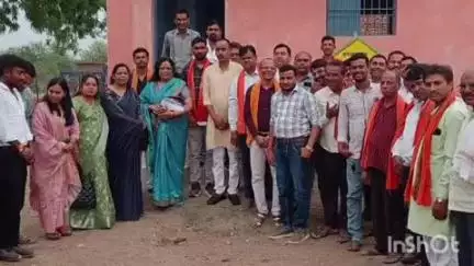 बेरला: झरिया में भारतीय जनता पार्टी के संकल्प से सिद्धि संगोष्ठी कार्यक्रम में बड़ी संख्या में अंचल के भाजपाई शामिल हुए