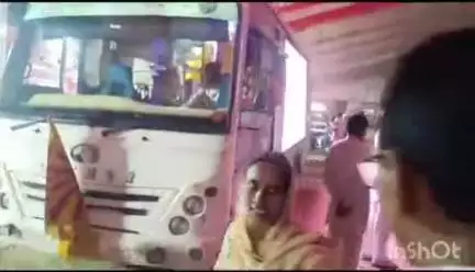 ରେଙ୍ଗାଲି: ବ୍ରହ୍ମାକୁମାରୀଜ୍, ସମ୍ବଲପୁରଦ୍ଵାରା ଧନକଉଡ଼ାରେ
ଭ୍ରାମ୍ୟମାଣ୍ୟ ଡିଜିଟାଲ ବସ୍ ସହାୟତାରେ ନିଶାମୁକ୍ତ ଅଭିଯାନ ଅନୁଷ୍ଠିତ