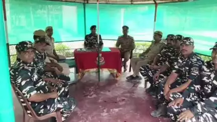 नौतनवा: भगवानपुर वीओपी कैम्प में अवैध तस्करी की रोकथाम के लिए एसएसबी और पुलिस ने की बैठक