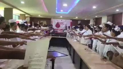 सिमडेगा: विश्व रक्तदाता दिवस पर सिमडेगा सदर अस्पताल में विचार गोष्ठी का आयोजन, कर्मियों को दिलाई शपथ