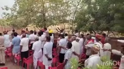 बालेसर: आगोलाई पुलिस चौकी में डीएसपी रतन सिंह राजपुरोहित और चौकी इंचार्ज मांगीलाल गायना ने नशा मुक्ति के बारे में दी जानकारी