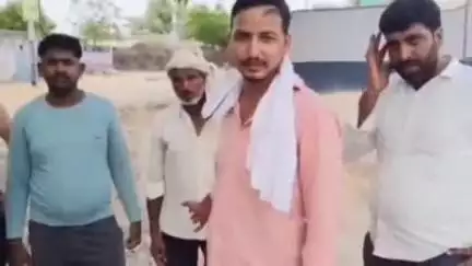 लक्ष्मणगढ़: सरदारपुरा गांव के ग्रामीणों ने सड़क निर्माण में लापरवाही का आरोप लगाते हुए किया विरोध