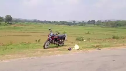 रायडीह: पुराना रायडीह के पास मोटरसाइकिल और स्कूटी की टक्कर में एक घायल