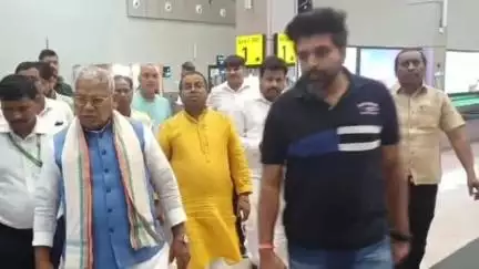 देवघर: भारत सरकार के मंत्री जीतन राम मांझी बांका जाने के लिए देवघर एयरपोर्ट पहुंचे