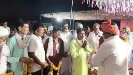 लालसोट: टोरड़ा में श्री कालश देव व हीरामल बाबा की मूर्ति स्थापना कार्यक्रम में लालसोट विधायक ने की शिरकत