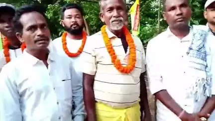 JLKM जुगसलाई जमशेदपुर प्रखंड  द०गधड़ा पंचायत कमेटी का विस्तार किया गया जिसमें पु०सिहभम जि०महामत्री गणपति करुवा शामिल हुए