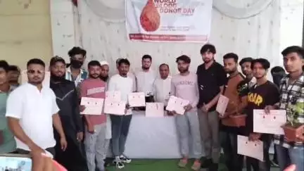 बुरहानपुर: विश्व रक्तदान दिवस पर जिला अस्पताल में कार्यक्रम, शहर के 110 रक्तवीरों का हुआ सम्मान