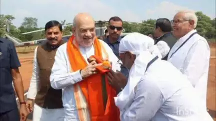 होशंगाबाद नगर: नर्मदापुरम सांसद ने पचमढ़ी में केंद्रीय गृहमंत्री अमित शाह से मुलाकात कर उनका स्वागत किया