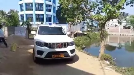 বর্ধমান ১: খবরে জের,খালাসী পাড়ায় বেহুলা নদী বুঁজিয়ে রীতিমতো চলছে প্লটিং,পরিদর্শনে এলেন ভূমি ও ভূমি সংস্কার দপ্তর #jansamasya