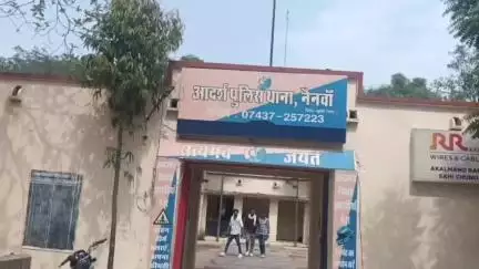 नैनवां: एनएच 148 डी पर अज्ञात वाहन की टक्कर से बाइक सवार तीन लोग गंभीर घायल, घायलों को जिला अस्पताल किया रेफर