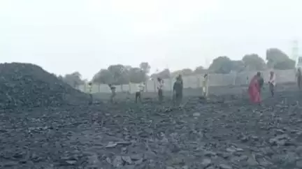 देवसर: खनिज विभाग की टीम ने बरगवां के गोंदवाली क्षेत्र में पहुंचकर किया औचक निरीक्षण