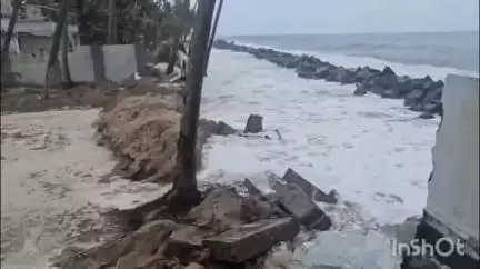 കൊച്ചി: 'എന്ന് തീരും ഞങ്ങളുടെ ഈ ദുരിതം', അധികാരികളോടും ജനങ്ങളോടും കണ്ണമാലി തീരത്തുള്ളവർ ചോദിക്കുന്നു #localissue