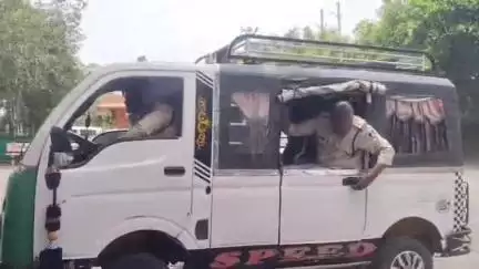 देवास: ग्राम सिया से पुलिस ने 9 लोगों को जुआ खेलते हुए किया गिरफ़्तार
