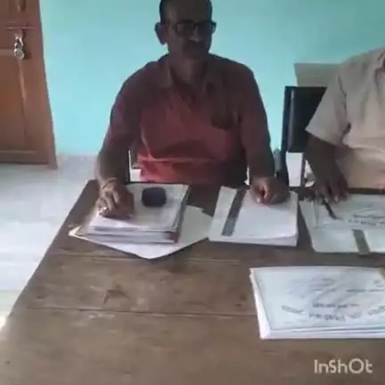 नरपतगंज: नरपतगंज निर्वाचन भवन में पंचायत उपचुनाव के पहले दिन एक भी अभ्यर्थी ने नहीं किया नामांकन