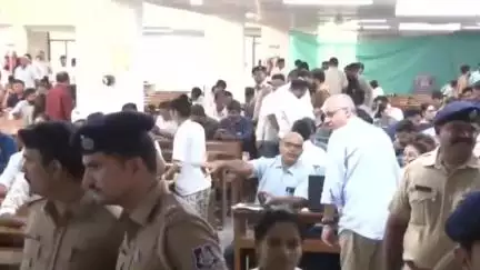 અમદાવાદ શહેર: પ્લેન ક્રેશ દુર્ઘટનામાં પાર્થિવ દેહ સોંપવાની કામગીરી તેજ; પાર્થિવ દેહને ઘર સુધી પહોંચાડવા માટે નિઃશુલ્ક એમ્બ્યુલન્સ..