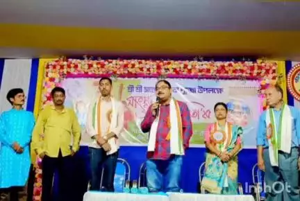 আমতা ১: আমতার গাজীপুর আমরা কজন ক্লাবের বাৎসরিক সন্তোষী মাতা পুজো উপলক্ষে সাংস্কৃতিক অনুষ্ঠান উপস্থিত বিধায়ক