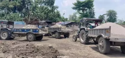गोगरी: पसराहा थाना पुलिस की कार्रवाई, अवैध खनन में लगे तीन ट्रैक्टर ज़ब्त