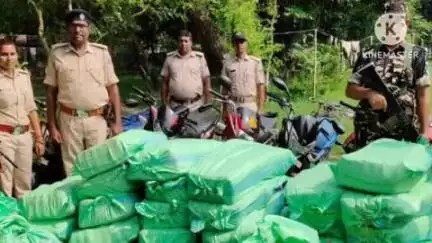 नरपतगंज: फुलकाहा में एसएसबी जवानों ने बॉर्डर पर 2520 बोतल नेपाली शराब के साथ चार बाइक और साइकिल की ज़ब्ती, तस्कर फरार