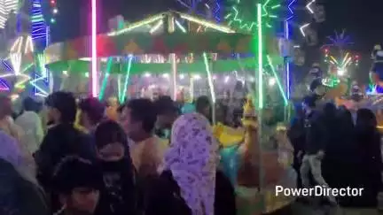 पटियाली: गंजडुंडवारा कस्बा में आयोजित प्रदर्शनी में ऊंट की सवारी और एफिल टावर बना लोगों के बीच आकर्षण का केंद्र