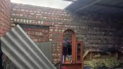 कोटद्वार: कोटद्वार खूनीबड़ में आवासीय भवन पर गिरी आकाशीय बिजली, बड़ा हादसा टल गया