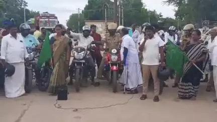 ಸಿರಗುಪ್ಪ: ಸಿರಿಗೇರಿ ಗ್ರಾಮದಲ್ಲಿ ಹೆಲ್ಮೆಟ್ ಜಾಗೃತಿ ಅಭಿಯಾನ