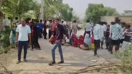 नवरंगपुरा में पानी की समस्या को लेकर ग्रामीणों ने 3 घंटे तक किया विरोध-प्रदर्शन