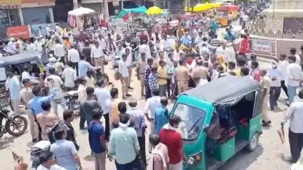 दिग्रस: शहरातील छत्रपती शिवाजी महाराज चौक येथे प्रहार दिव्यांग संघटनेचे रास्ता रोको आंदोलन