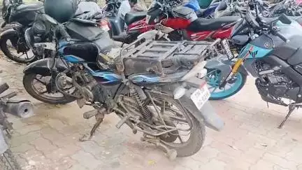 ஆத்தூர்: சின்னாளப்பட்டி அருகே ATM-ல் பணம் நிரப்ப சென்ற நபரிடம் கத்தியை காட்டி மிரட்டி ரூ.29 லட்சம் கொள்ளை