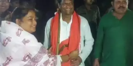 निरसा/चिरकुंडा: धनबाद सांसद मैथन पहुंचे, आईएसएम आईटी निर्माण से विस्थापितों से की मुलाकात