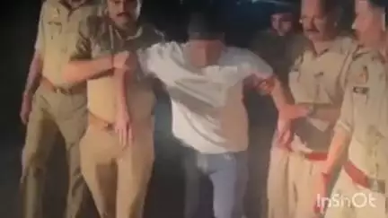 हापुड़: हापुड़ पुलिस ने 25,000 के इनामी बदमाश से की मुठभेड़, बदमाश के पैर में लगी गोली, घायल अवस्था में अस्पताल में भर्ती