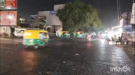 આણંદ શહેર: આણંદ પંથકમાં મીની વાવાઝોડા સાથે ધોધમાર વરસાદ તૂટી પડ્યો