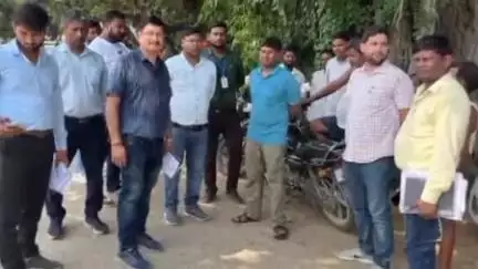 कैंपियरगंज: कैम्पियरगंज इलाके के मछलीगांव क्षेत्र में बिजली चोरी और बकाया बिल पर कार्रवाई, 13 कनेक्शन काटे, 5 लोगों पर एफआईआर दर्ज