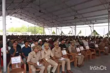 फिरोज़ाबाद: फिरोजाबाद से 1106 नवआरक्षकों की नियुक्ति यात्रा शुरू, एसएसपी ने पुलिस लाइन में दी ब्रीफिंग